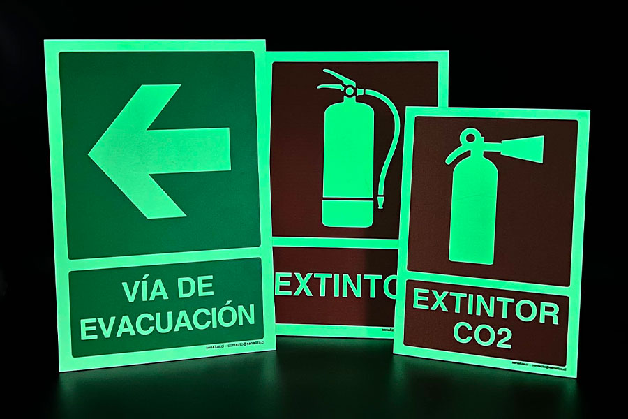Señalética fotoluminiscente de seguridad